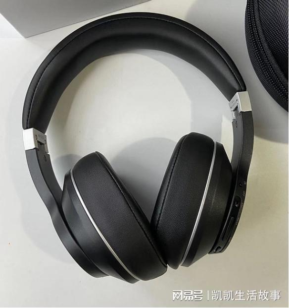 机时要考虑的因素适合头部是关键尊龙人生就是博选择头戴降噪耳(图1)